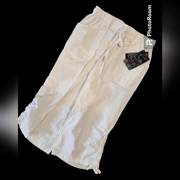 White Cotton Pull-On Drawstring Capri Pants - Picture 1 of 7
